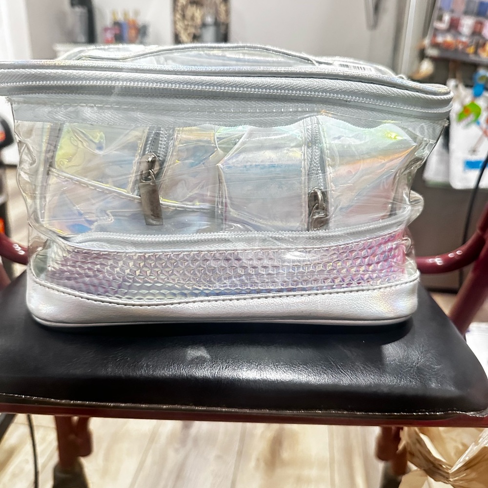 NWTHolographic chameleon colored Cosmetic Bags 4-in-1 from icing